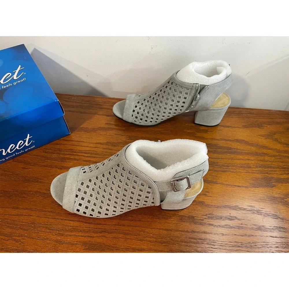 Easy Street Belva Flex Cutout Block‎ Heel Sandal Peep Toe Grey Comfort 10 NEW